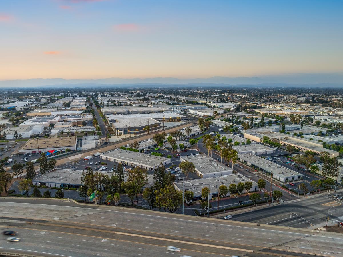 943 SF Office Space in Garden Grove, CA Photo